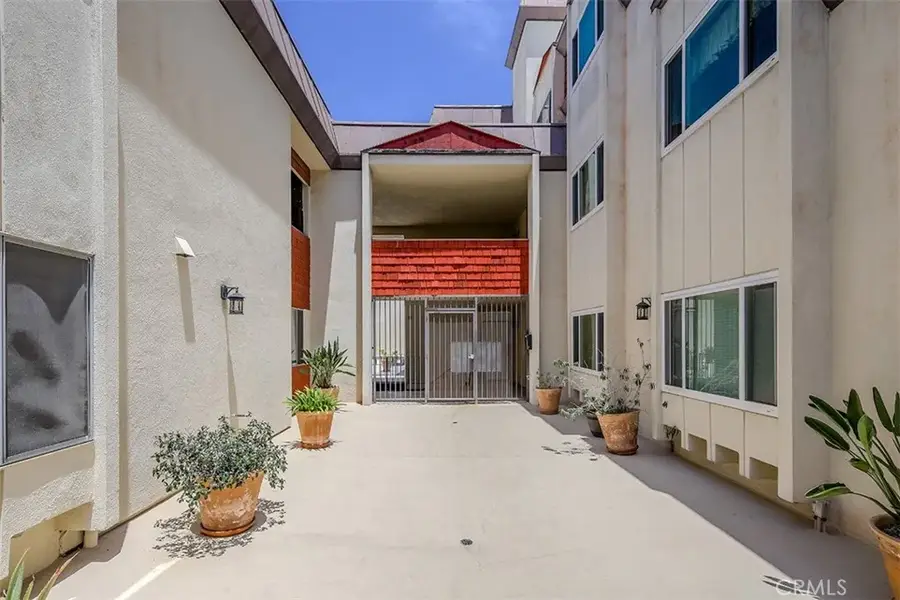 5651 Sumner #109, Culver City, CA 90230 - #2