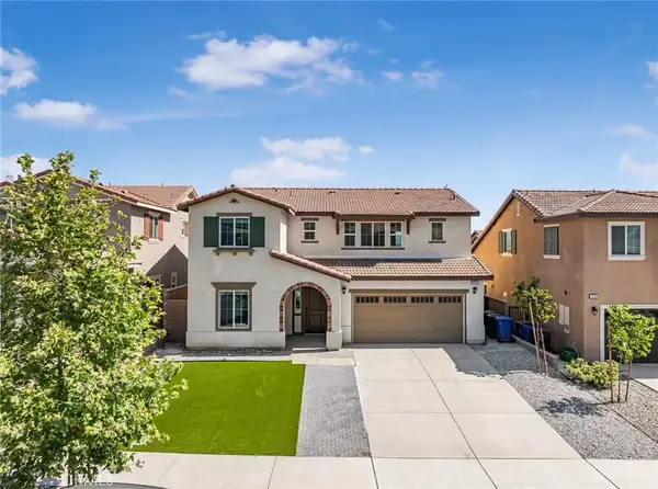15597 Parry Peak Drive, Fontana, CA 92336