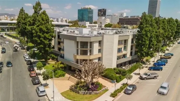 750 S Spaulding Avenue #215, Los Angeles, CA 90036