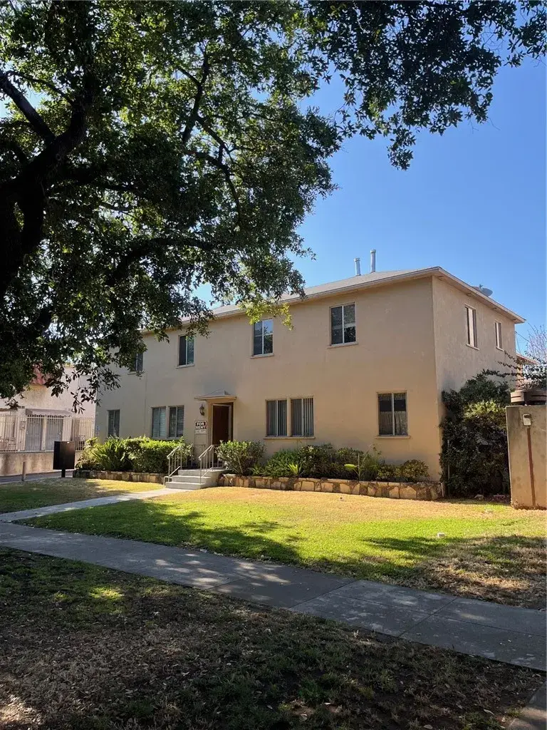 327 Riverdale, Glendale, CA 91204 - #1