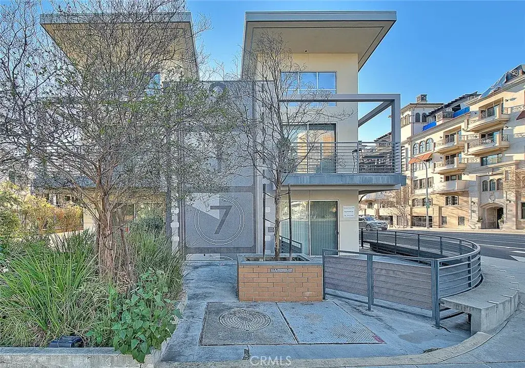 217 S Marengo, Pasadena, CA 91101 - #1