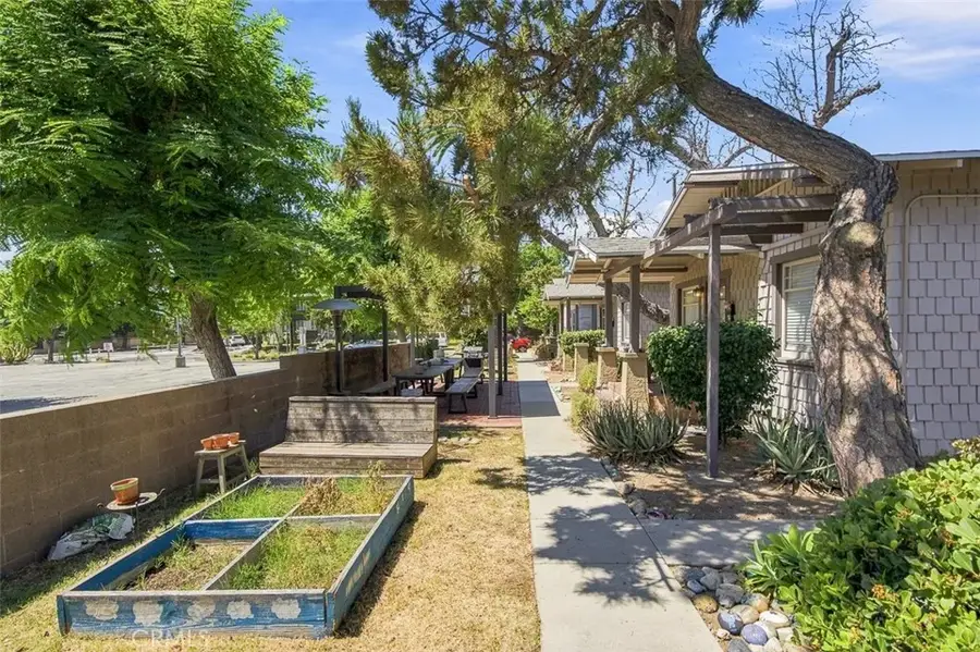 146 N Holliston, Pasadena, CA 91106 - #2