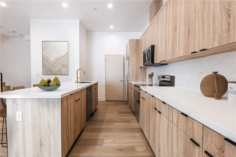 242 N Dillon Street, Los Angeles, CA 90026 - Image #3