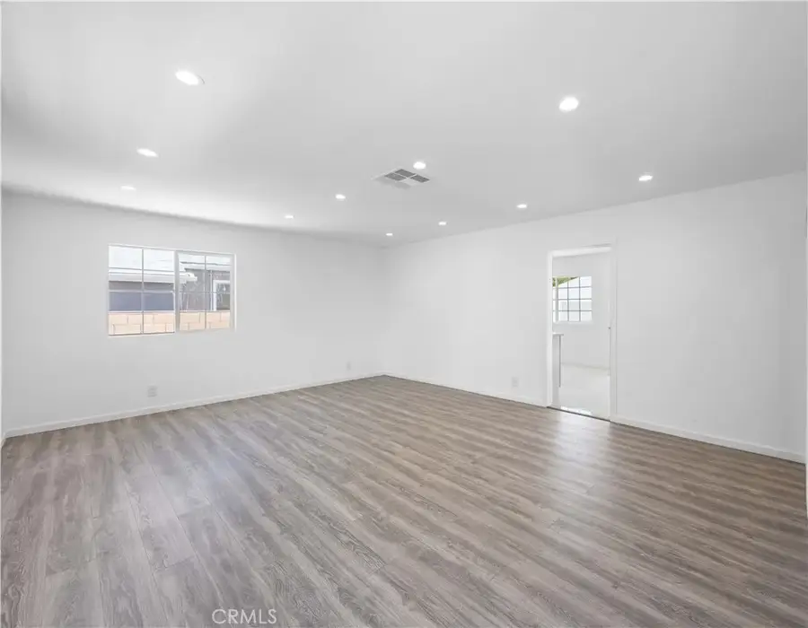 6846 Wystone, Reseda, CA 91335 - Image #2