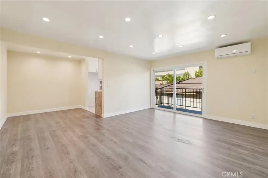 409 Burchett #210, Glendale, CA 91203 - Image #2
