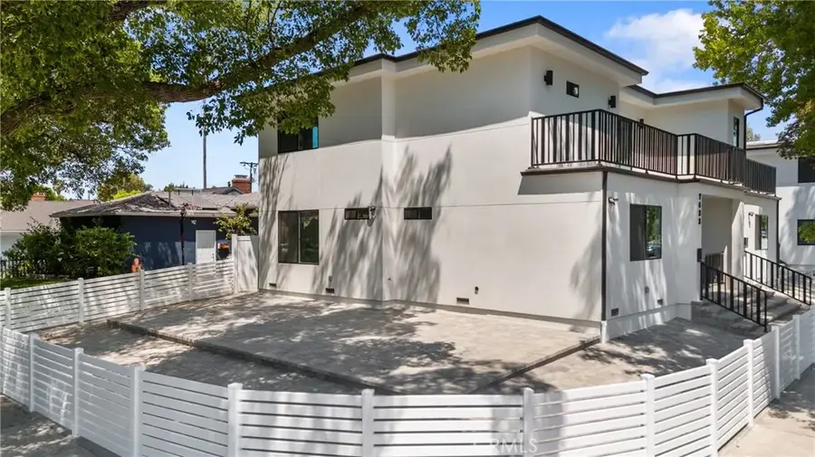 13901 Runnymede, Van Nuys, CA 91405 - Image #2