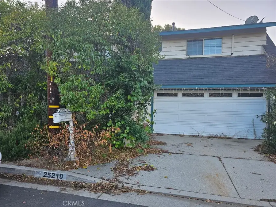 25219 Vermont Dr., Newhall, CA 91321 - Image #2