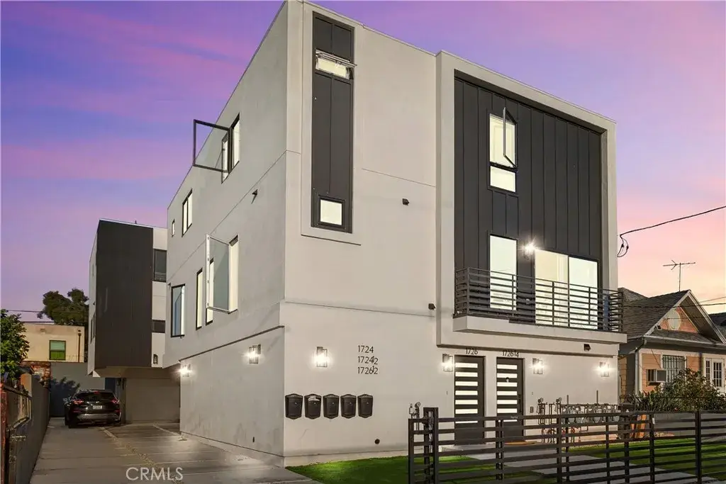 1726 Menlo Avenue, Los Angeles, CA 90006 - Image #1