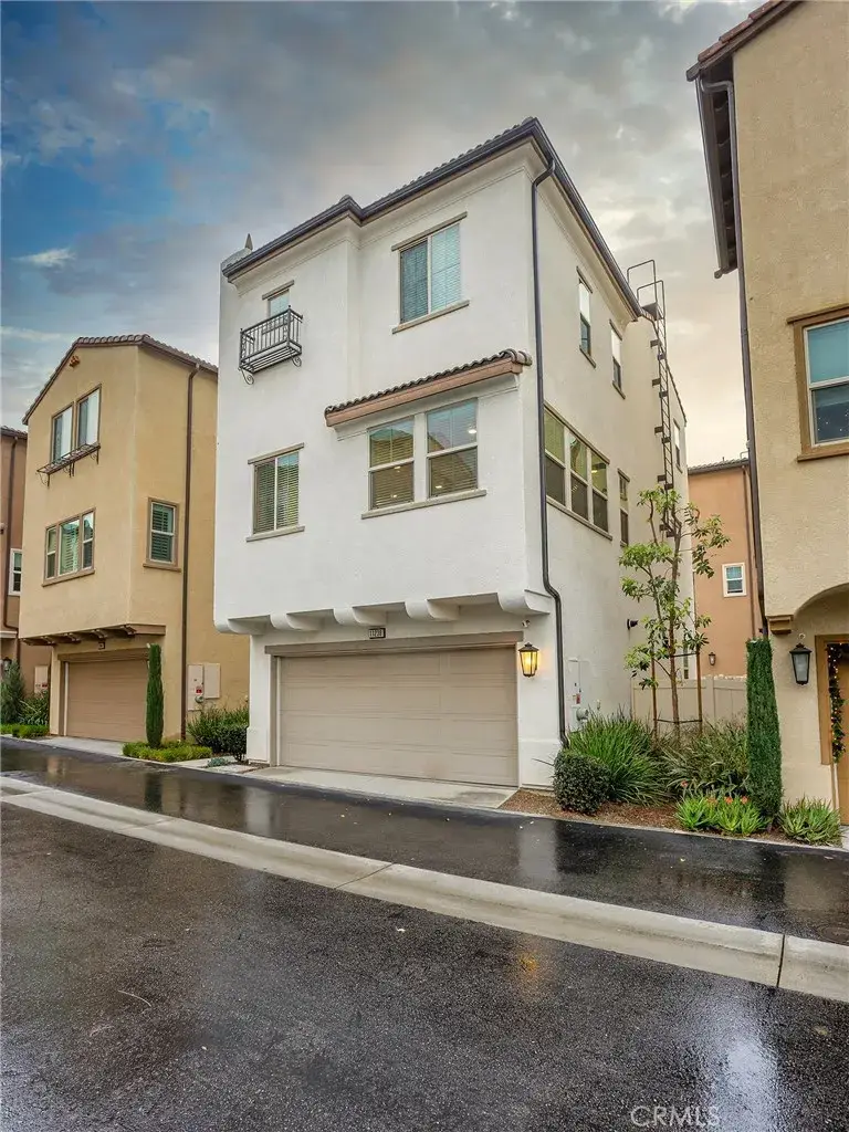 11238 N Mission Heights Drive, San Fernando, CA 91345 - Image #2