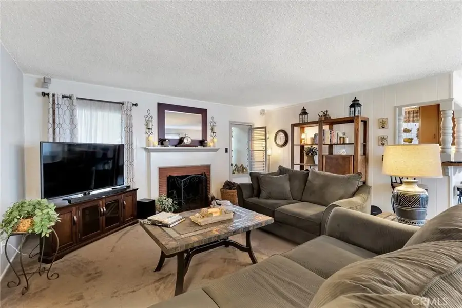 6300 Teesdale Avenue, Valley Glen, CA 91606 - Image #2