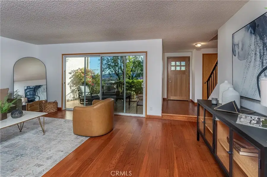 7727 Via Capri, Burbank, CA 91504 - Image #3