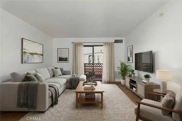 6815 Remmet #311, Canoga Park, CA 91303