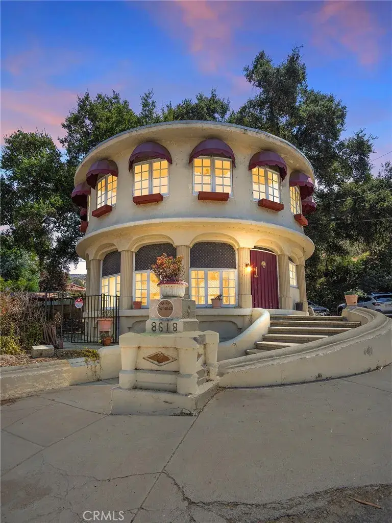 8618 La Tuna Canyon Road, Sun Valley, CA 91352 - Image #1