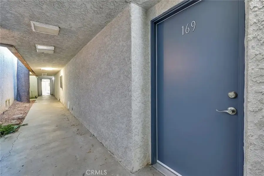 18620 Hatteras, Tarzana, CA 91356 - Image #2