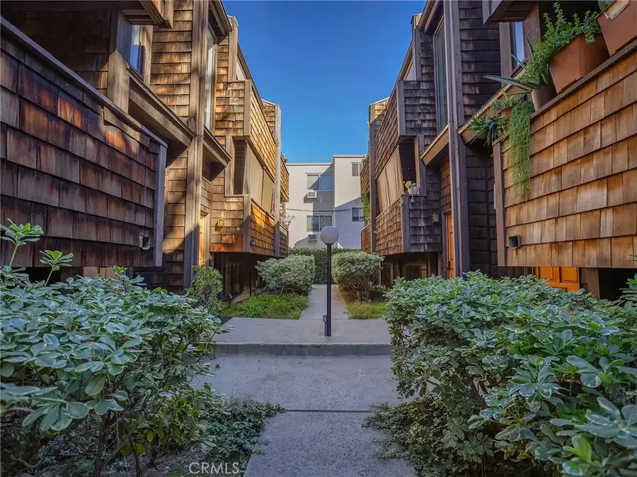 330 N 5th Street, Burbank, CA 91501 - #3