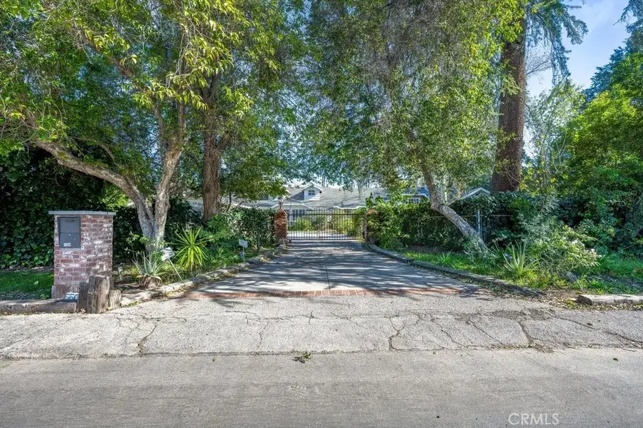 5504 Donna Avenue, Tarzana, CA 91356 - Image #2