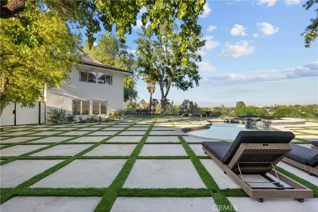 19538 Redwing, Tarzana, CA 91356 - Image #1