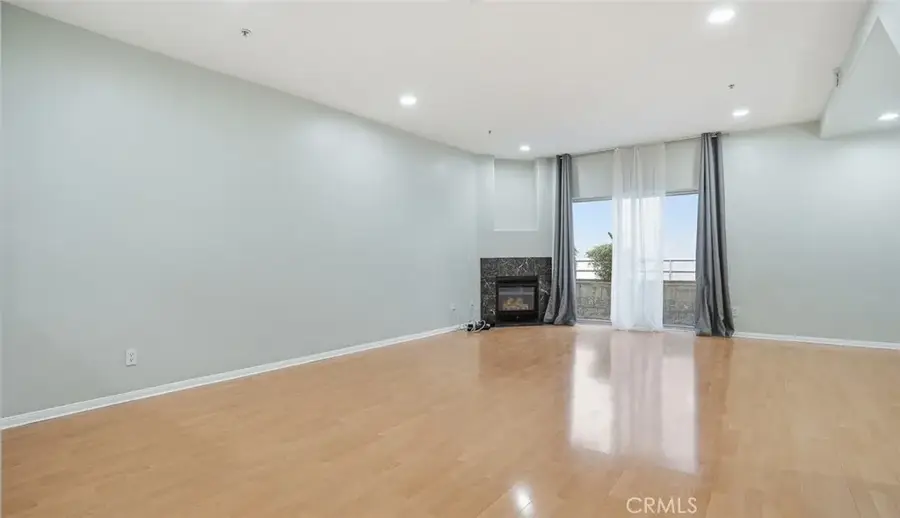 411 N Jackson Street #104, Glendale, CA 91206 - Image #2