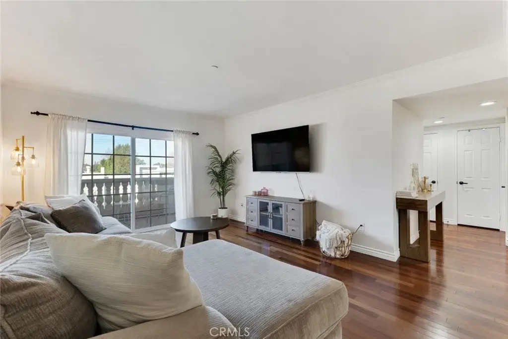 4832 Whitsett Avenue #301, Valley Village, CA 91607 - Image #1