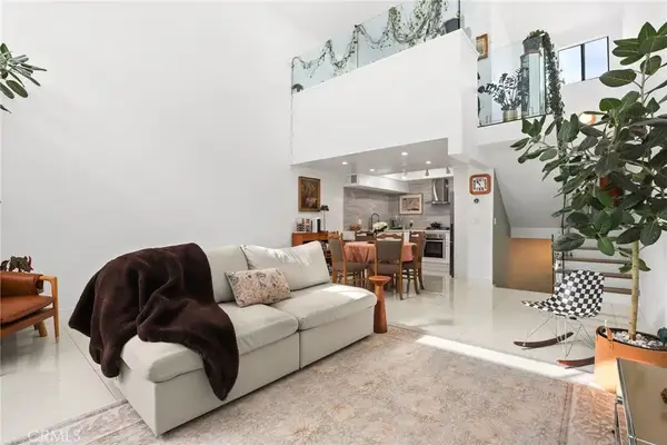 10926 Bluffside Drive #30, Studio City, CA 91604