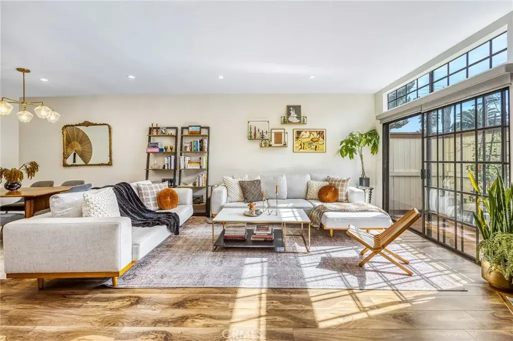 4374 Ventura Canyon #6, Sherman Oaks, CA 91423 - #1