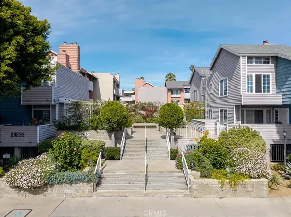 20235 Keswick Street #212, Winnetka, CA 91306