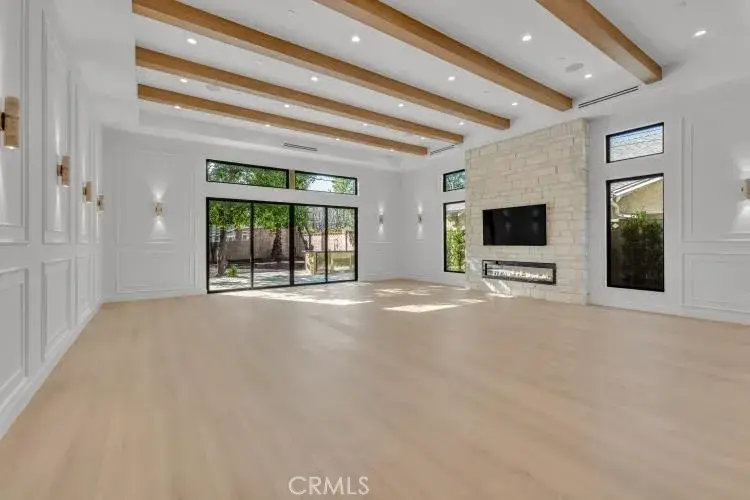 8825 Sophia Avenue, North Hills, CA 91343 - #2