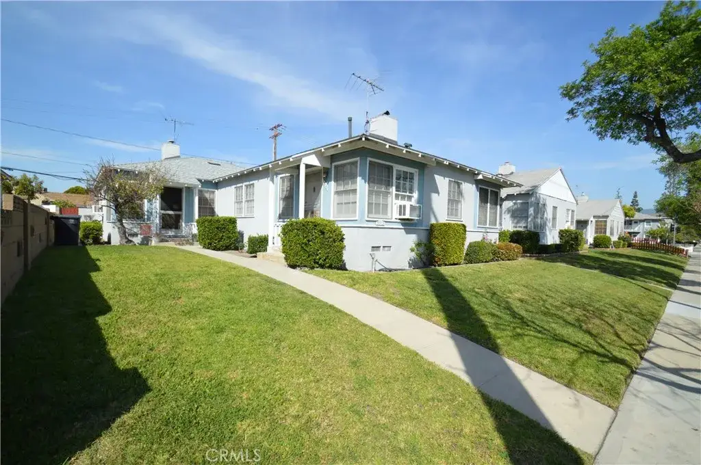 3007 W Victory Boulevard, Burbank, CA 91505 - #1