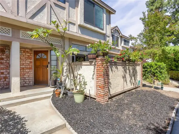 7100 Balboa Boulevard #805, Lake Balboa, CA 91406