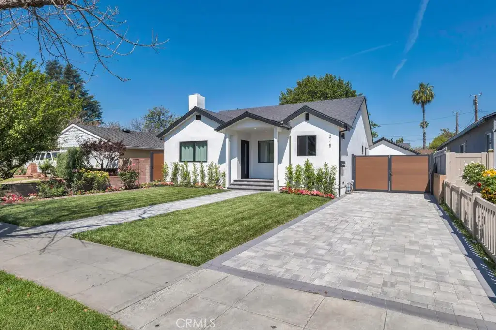 2115 W Clark Avenue, Burbank, CA 91506 - #1