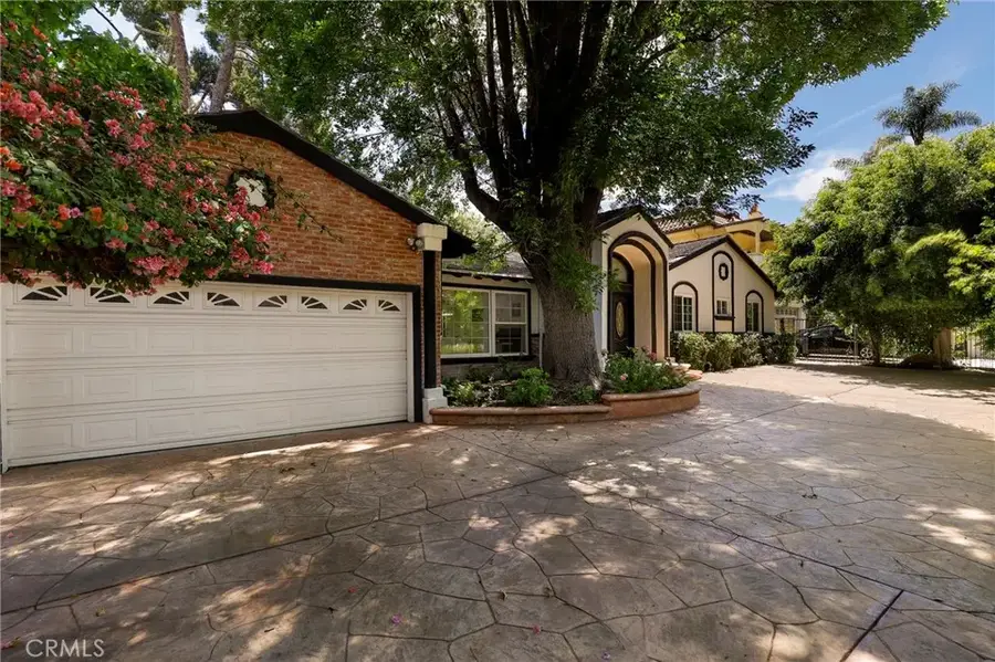 4428 Saugus Avenue, Sherman Oaks, CA 91403 - #3
