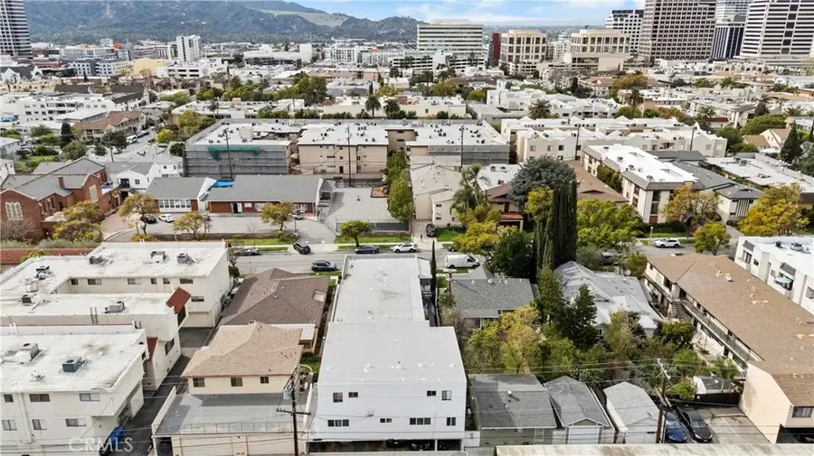 322 N Isabel, Glendale, CA 91206 - #2