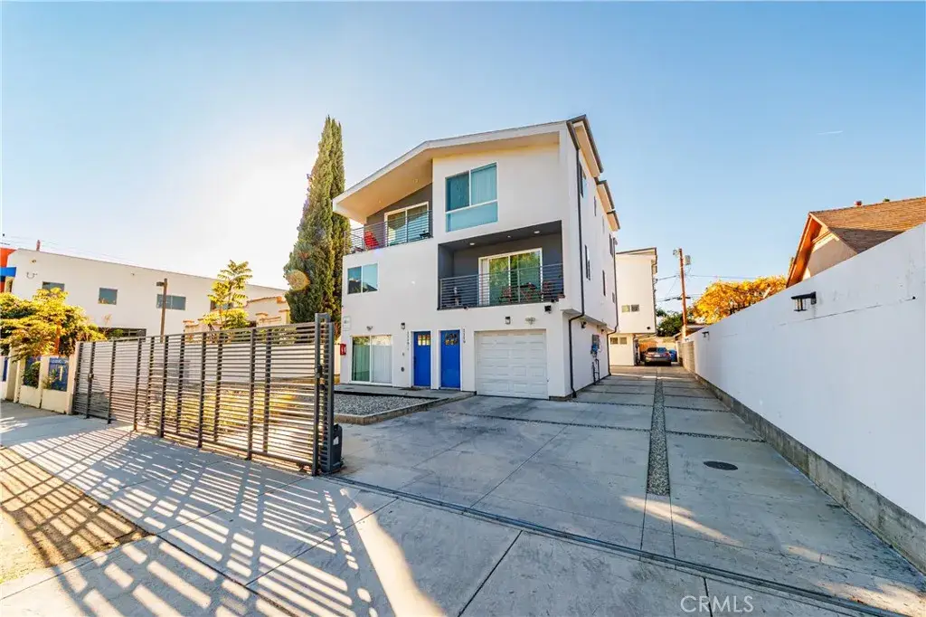 1121 N Berendo, Los Angeles, CA 90006 - #1