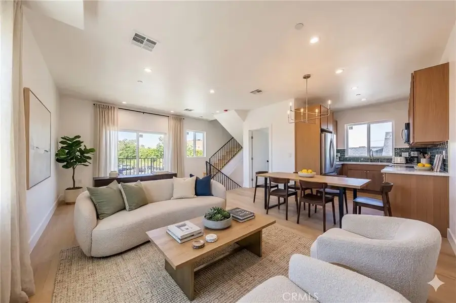 2424 S West View, Los Angeles, CA 90016 - #2