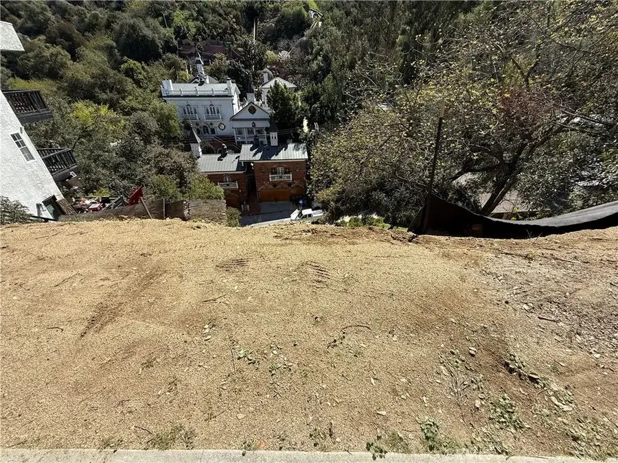 8583 Lookout Mountain Avenue, Los Angeles, CA 90046 - #3