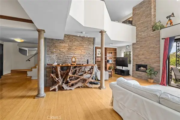 8712 Gregory Way #402, Los Angeles, CA 90035