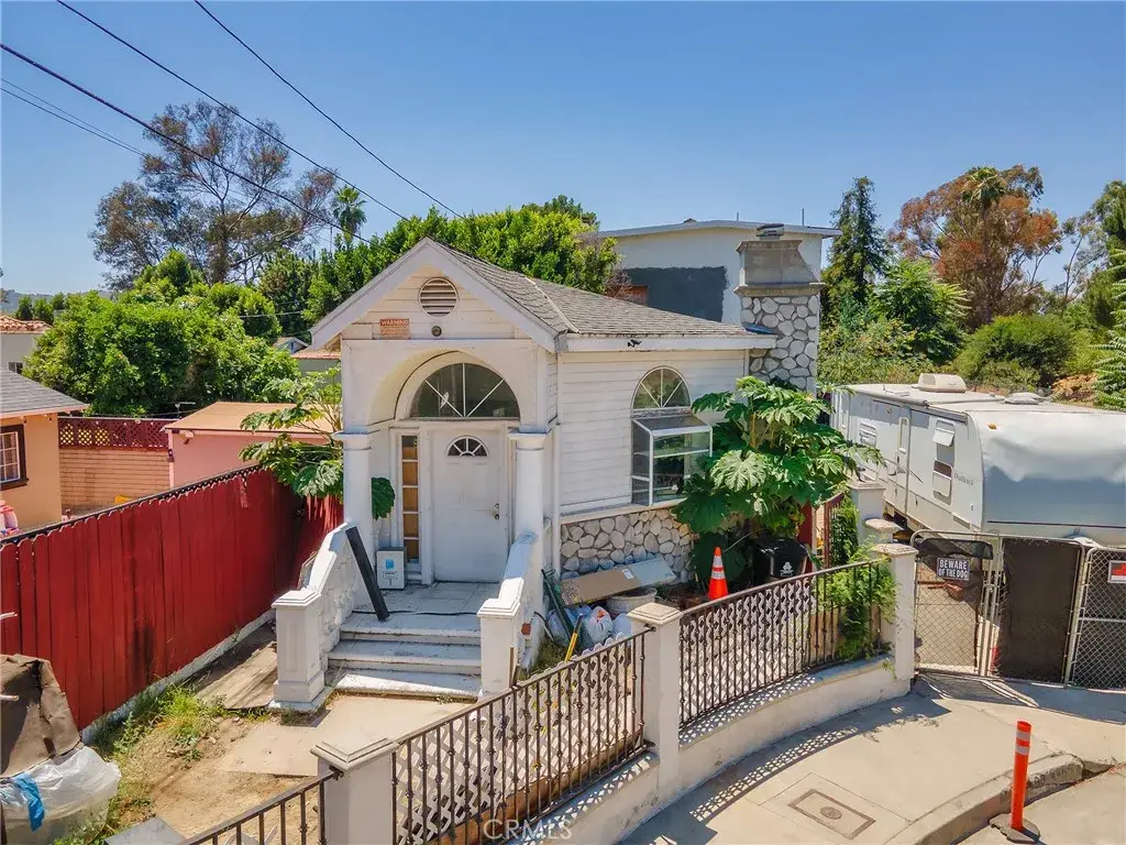4463 Bellflower Avenue, West Toluca Lake, CA 91602 - #1