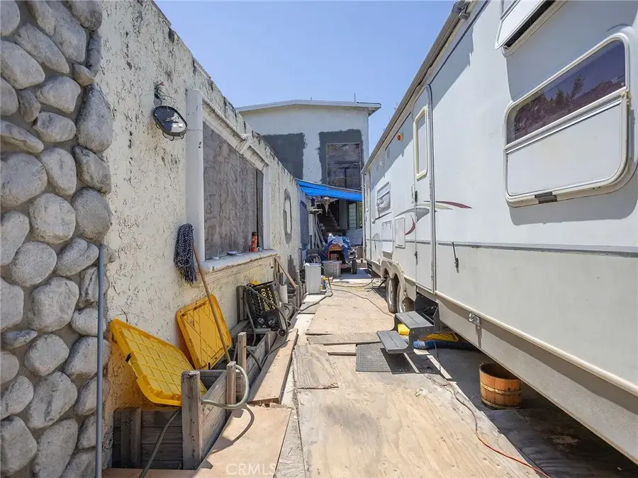 4463 Bellflower Avenue, West Toluca Lake, CA 91602 - #2