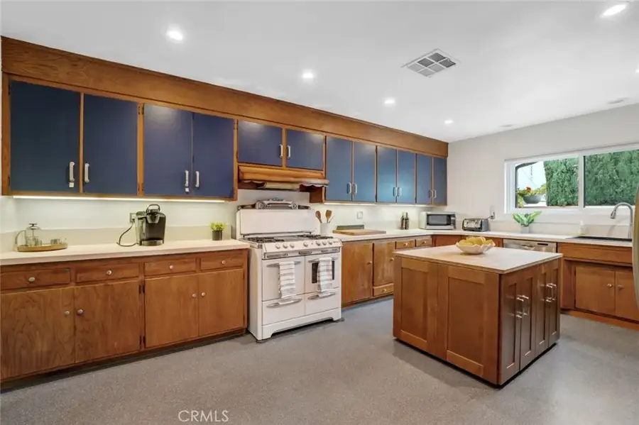 322 S Lincoln Street, Burbank, CA 91506 - #3