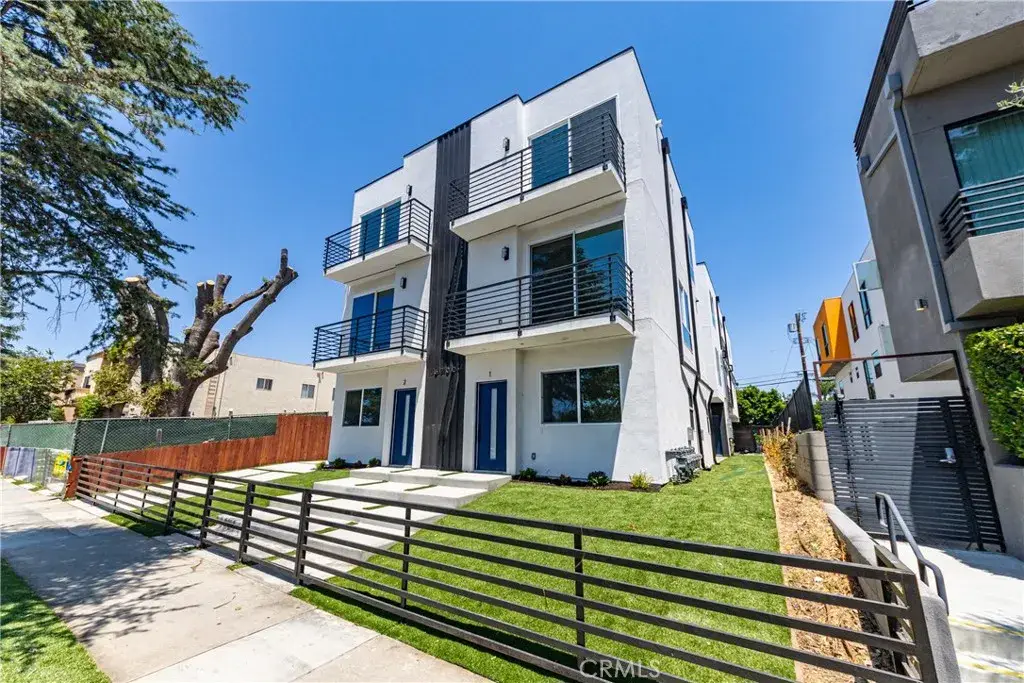 6700 Balboa, Van Nuys, CA 91406 - #1