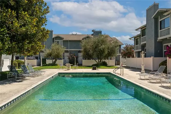 15106 Nordhoff #7, North Hills, CA 91343