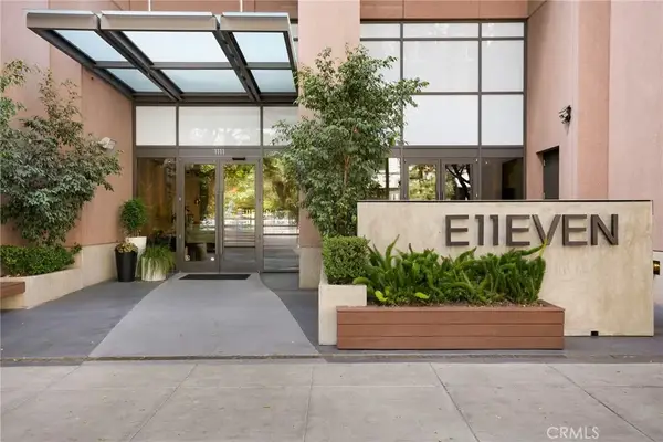 1111 S Grand Avenue #1102, Los Angeles, CA 90015