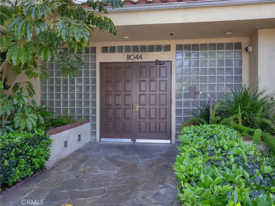 11044 Acama Street #302, Studio City, CA 91602 - #3