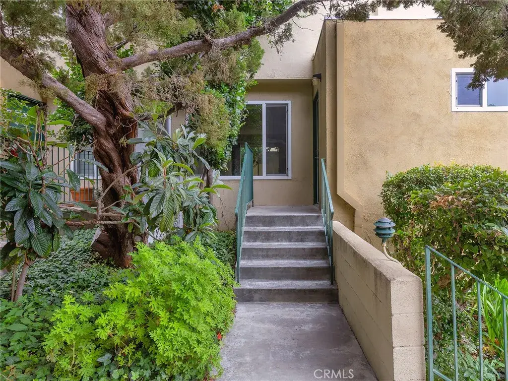 11138 Aqua Vista Street #18, Studio City, CA 91602 - #1