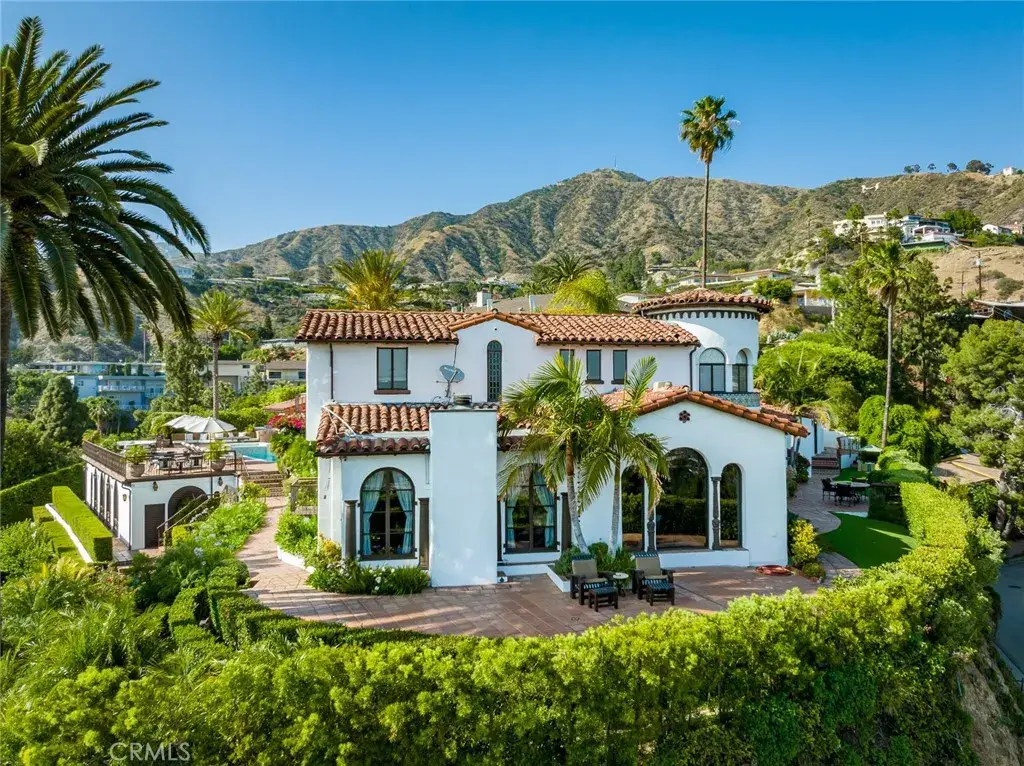330 Kempton Road, Glendale, CA 91202 - #1
