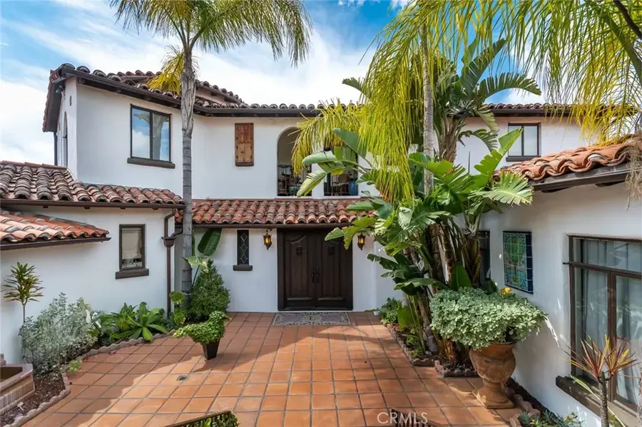 330 Kempton Road, Glendale, CA 91202 - #3