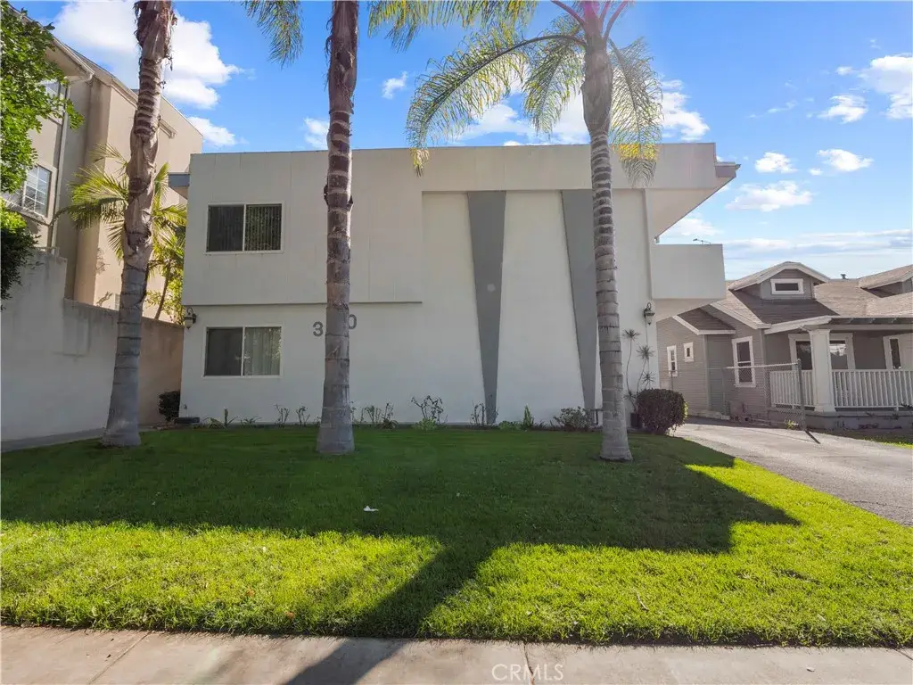 350 W Wilson, Glendale, CA 91203 - #1