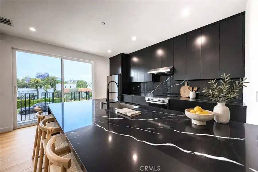 1525 S Carmelina, Los Angeles, CA 90025 - #3