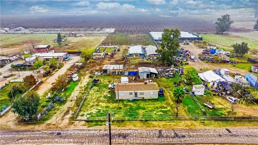 821 E Stanford Avenue, Pixley, CA 93256 - #2