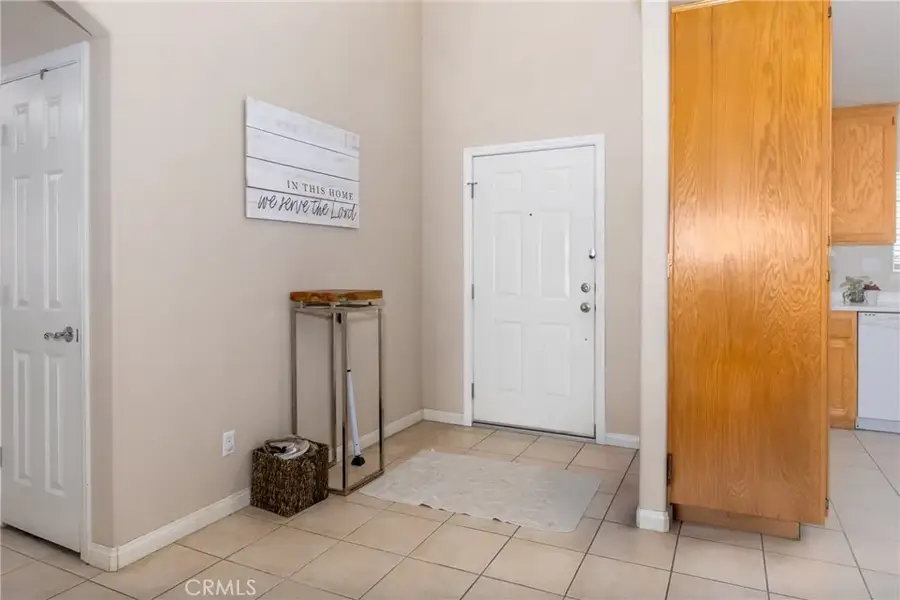 15673 Kingswood Drive, Victorville, CA 92395 - Image #3